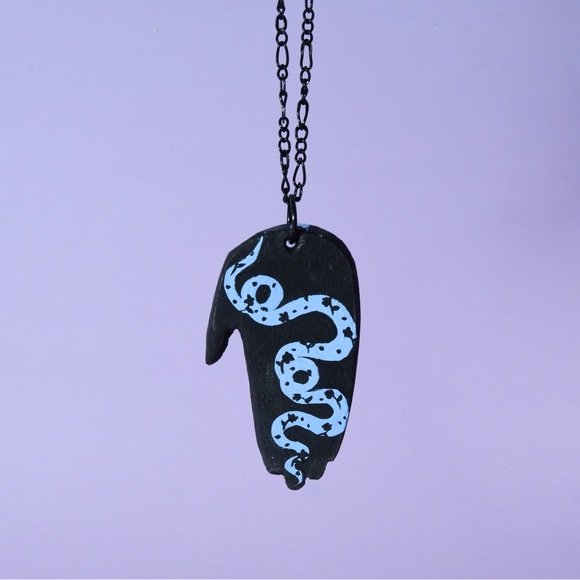 Snake Hand Necklace - Picture 3 of 4